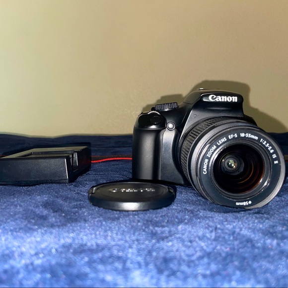 Canon EOS Rebel T3 Digital Camera - Picture 2 of 6